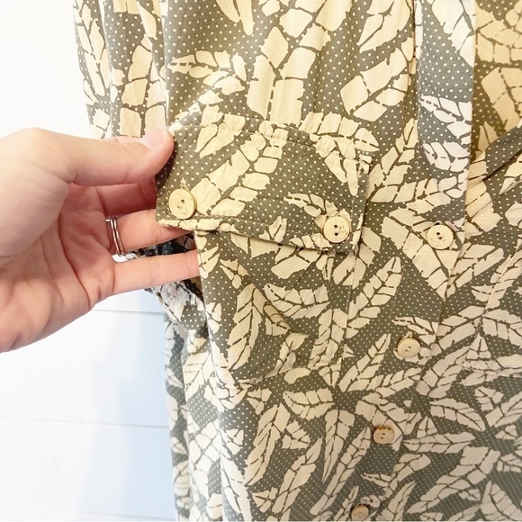 Beachgold~Anthropologie | Shania Buttondown Top Size Large - Picture 7 of 9